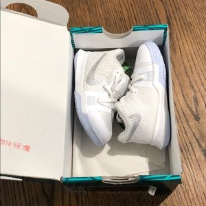 Toddler Kyrie 5c Shoes